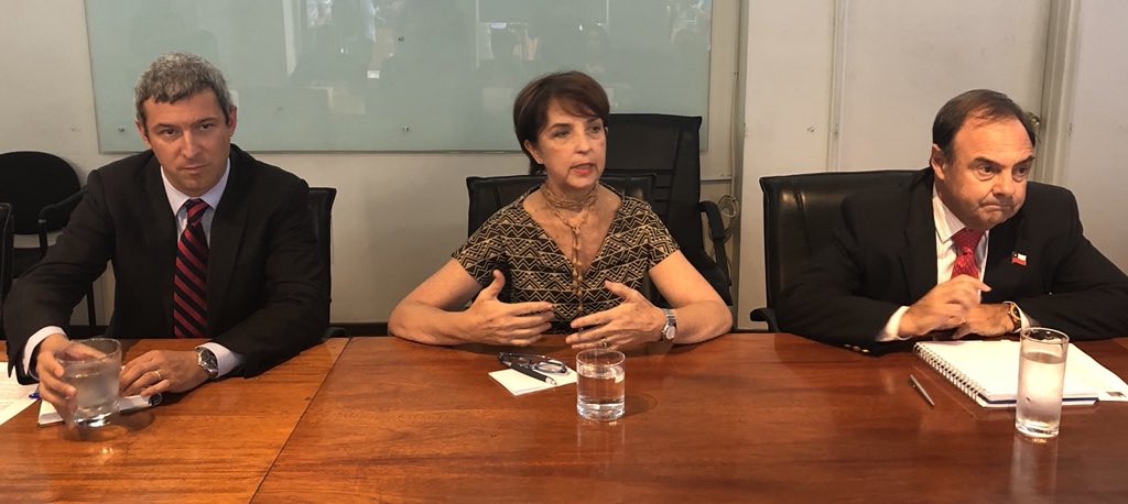Reunión de la ministra Gloria Hutt con las organizaciones ciclistas (1)